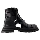 Botins Wander - Alexander Mcqueen - Couro - Preto