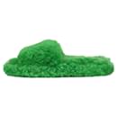 Slides acolchoados de sherling verde - tamanho UE 37 - Bottega Veneta