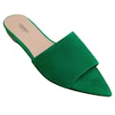 Grüne Serena Slide-Sandalen aus Wildleder von L'Agence