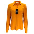 Laranja Saint Laurent 2021 Camisa justa de manga comprida em crepe de chine de seda com botões