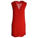 Sandro Paris ärmelloses Kleid mit Spitzenbesatz und V-Ausschnitt in rotem Cupro