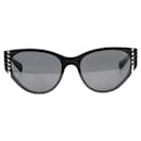 Chanel Óculos de sol pretos com olho de gato