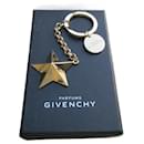 Schlüsselbund/Givenchy-Taschenanhänger, signiert, neu im Karton