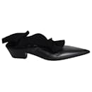 Zapatos de tacón con punta en punta y detalle de volantes de Jil Sander en piel de becerro negra