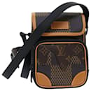 LOUIS VUITTON Damier Ebene Giant LVxNIGO Amazon Messenger Bag N40357 auth 49475a - Louis Vuitton