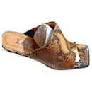 Sandálias ZAPA com padrão python - Zapa