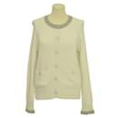 Elfenbein/Grauer Pullover-Cardigan mit Emaille-Knöpfen und Zierbesatz - Chanel
