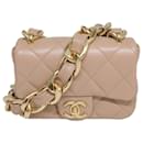 Mini sac à rabat beige à bandoulière en chaîne épaisse - SS22 - Chanel