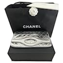 Bolso con solapa metalizada Chanel