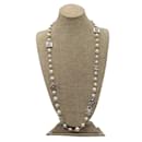 Crema Chanel / argento 2006 Collana con ciondolo a forma di stella con perle finte e strass con logo CC