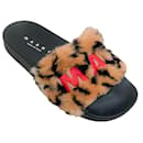 Marni Camelo / Sandálias deslizantes com logotipo bordado de pele sintética de leopardo preto