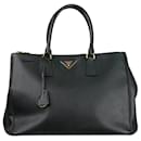 Black large Saffiano leather Galleria top handle bag - Prada