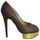Zapatos de tacón con plataforma peep-toe de cuero gris Charlotte Olympia