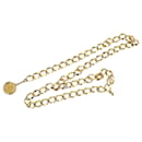 Cinturón de eslabones con medallón CC dorado de Chanel
