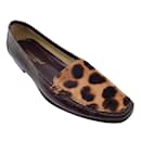 Braune Loafer aus Kalbshaar und Lackleder mit Leopardenmuster von Dolce & Gabbana / Ballerinen