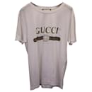 Camiseta desgastada com estampa de logotipo Gucci em algodão branco