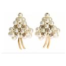 NEUE DOLCE & GABBANA „Sizilien“-Ohrringe, Goldmessing, Blumenmuster, weiße Perle, großer Clip auf Sizilien - Dolce & Gabbana