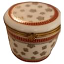 Raynaud porcelain box for Van Cleef & Arpels - Autre Marque