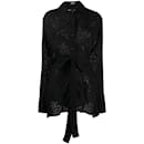 Camisa tipo kimono de seda negra de Gianfranco Ferré