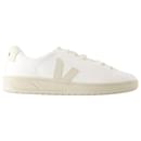 Urca Sneakers - Veja - Synthetic Leather - White