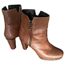 Stuart Weitzman luxury leather ankle boots 37 1/2 with heels