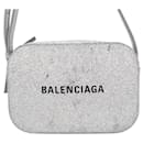 Balenciaga Sac photo Everyday XS à paillettes argentées