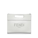 Bolso satchel shopper blanco con minilogotipo grabado de Fendi