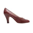 Vintage Brown Chanel Leather Pointed-Toe Pumps Size 36