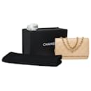 CHANEL Portemonnaie an Kettentasche aus beigem Leder - 101576 - Chanel