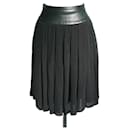 CHANEL HAUTE COUTURE Wool and leather dancer skirt T36 Bon état - Chanel