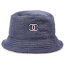 Sombrero de pescador CC de tela de felpa azul de Chanel