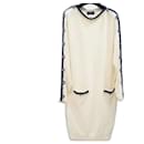 Chanel 16C Paris -Seoul Robe pull en maille à boutons CC écru