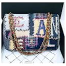 Bolso con solapa jumbo clásico con patchwork multicolor de Chanel