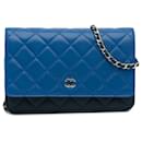 Chanel Blue Tricolor klassische Lammleder-Geldbörse mit Kette