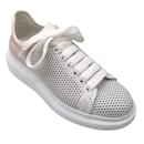Alexander McQueen White / Red Larry Oversized Perforated Leather Low-Top Sneakers - Autre Marque