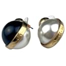 OSCAR DE LA RENTA Boucles d'oreilles pendantes en plaqué or avec perles en émail noir signées - Oscar de la Renta
