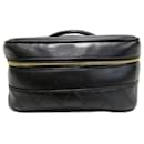 Chanel CC Vanity Cosmetic Bag Bolso de tocador de cuero en buen estado