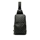 Sac à bandoulière noir Louis Vuitton Damier Graphite Avenue Sling