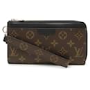 Louis Vuitton Zippy