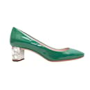 Zapatos de salón verdes de charol con adornos de cristales de Miu Miu Talla 36.5