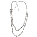 Collar largo forrado de perlas artificiales con logotipo CC - Chanel