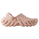 Sandálias Echo - Crocs - Termoplástico - Rosa - Autre Marque