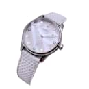 Weiße G-Timeless Slim-Armbanduhr mit Diamant-Perlmutt-Zifferblatt - Gucci