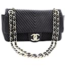 De color negro 2013 bolso de hombro con cadena de chevrones - Chanel