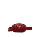 Rote Gucci GG Marmont Matelasse Gürteltasche