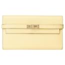 HERMES Kelly Accessory in Yellow Leather - 101719 - Hermès