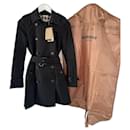 Trench coat preto tradicional Burberry “the Kensington”