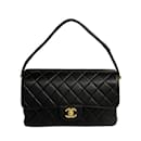 Gesteppte klassische CC-Handtasche - Chanel