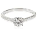 TIFFANY & CO. Anello di fidanzamento con diamante Tiffany Novo in platino 0.69 ctw - Tiffany & Co