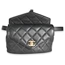 Chanel Bolso de cintura con solapa elegante y acolchado en piel de becerro negra de Chanel